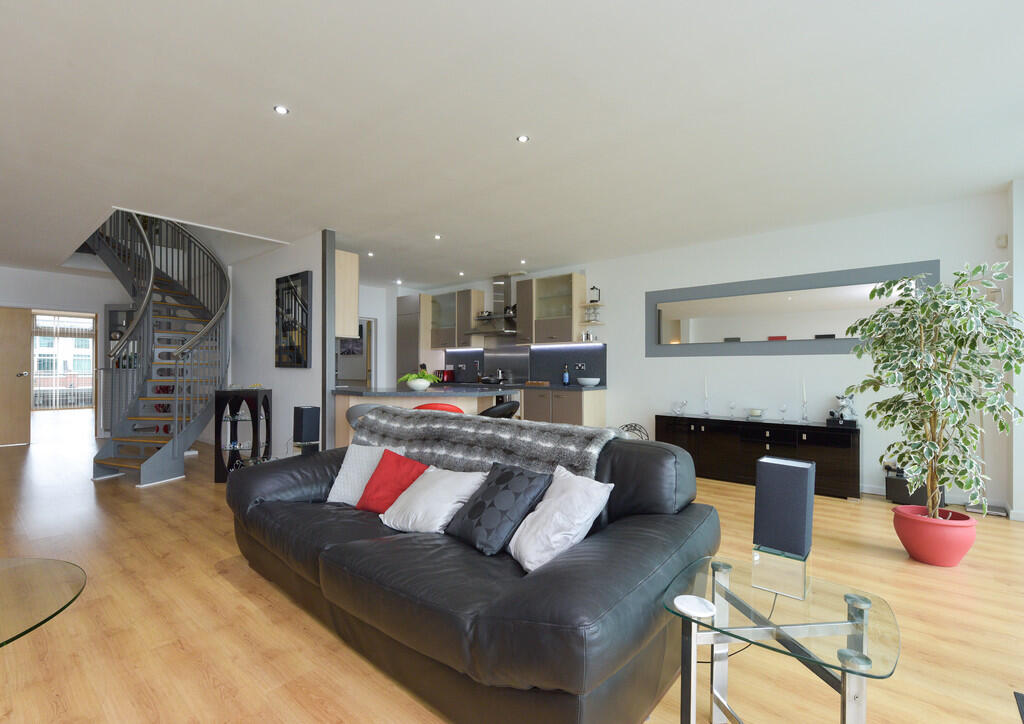 4 bedroom penthouse for rent