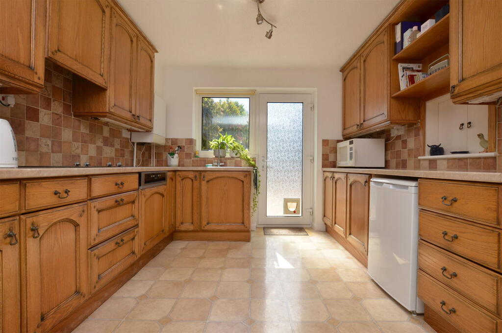 Furness Close, South Wootton photo 4
