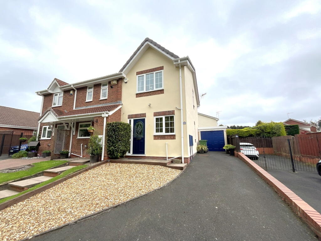 CRADLEY HEATH, Fieldfare Close, Fieldfare Close