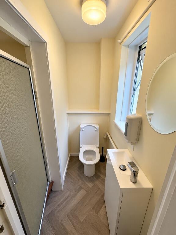 House in Edinburgh, West Lothian - More