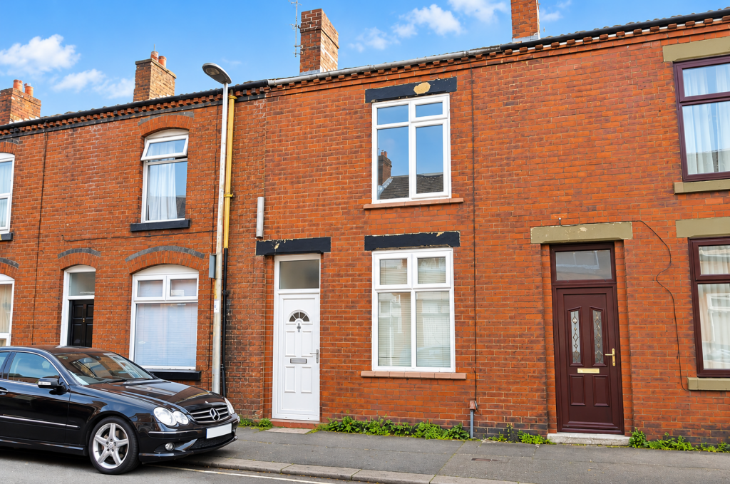 2-bed terraced on Glebe Street, Leigh, £120,000