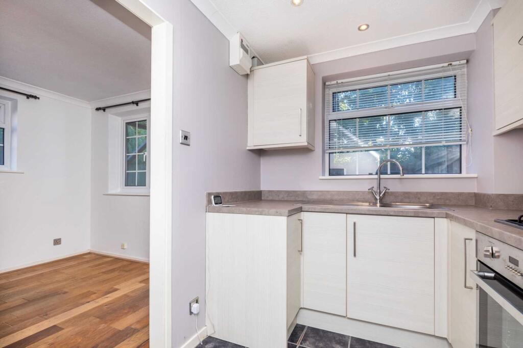 House in Horsham, West Sussex - View 5