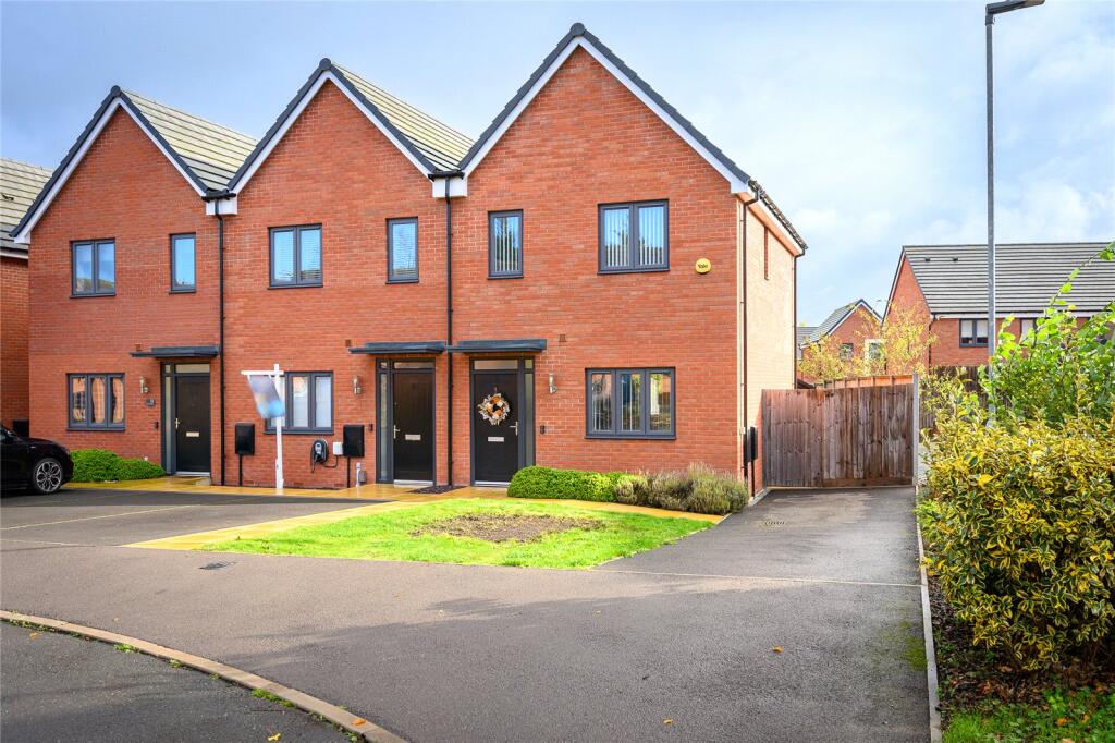 2-bed terraced on Donington Grove, Oxley, Wolverhampton, West Midlands, WV10, £220,000