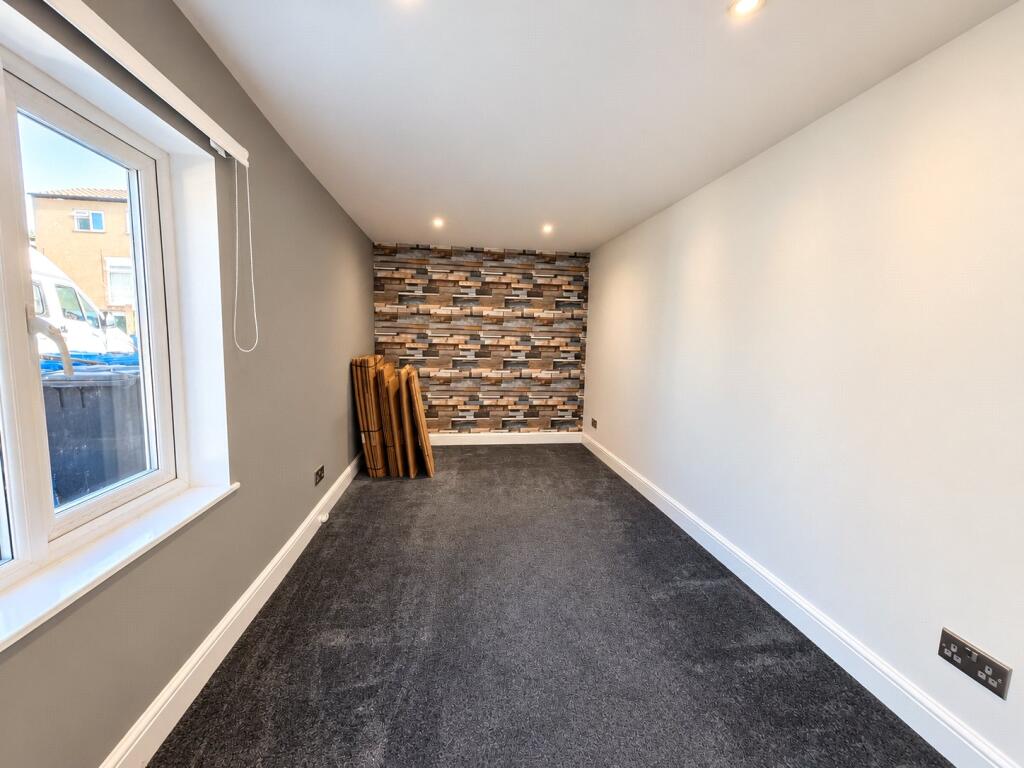 House in Tamworth, Glascote Heath - View 5