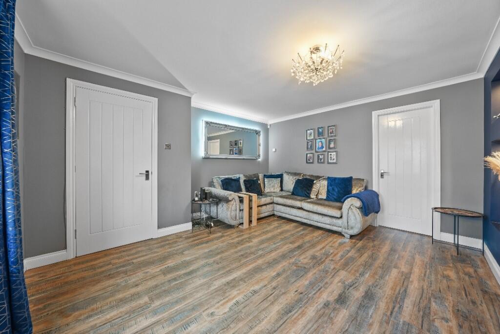 Littleston Gardens, Erskine, Renfrewshire, PA8 photo 3