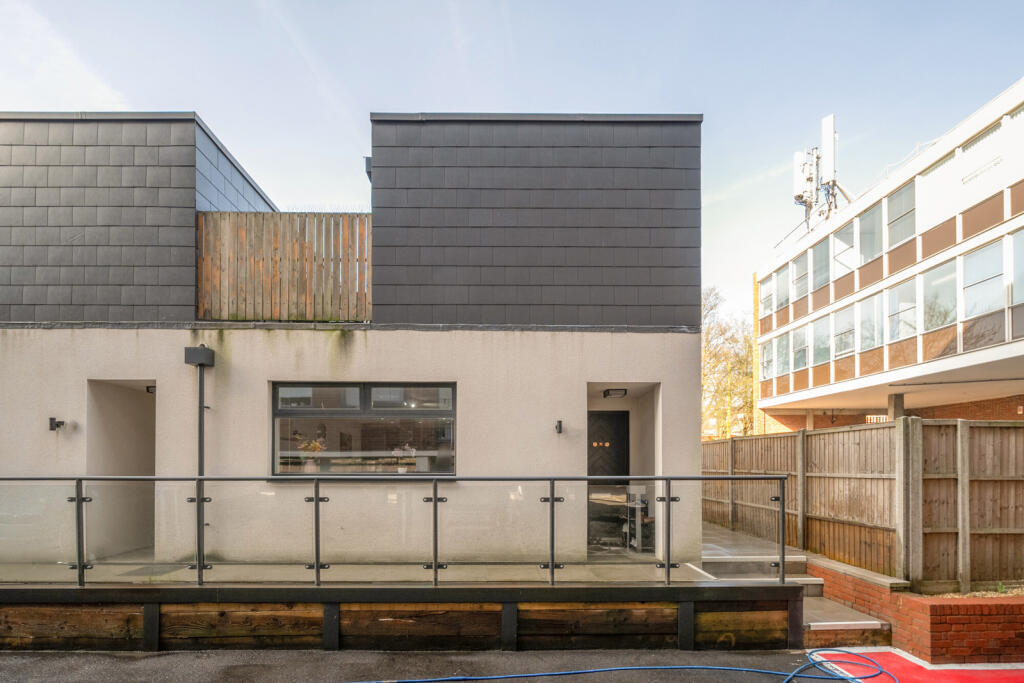 House in Harrow - View 2