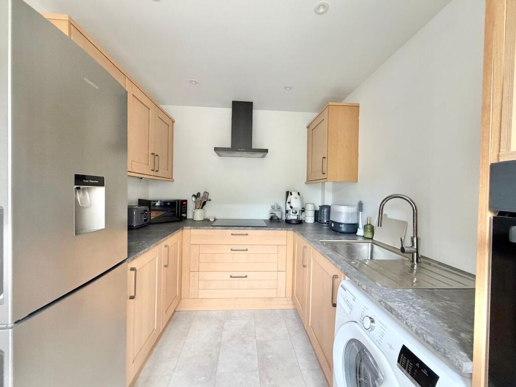 House in Bexhill-on-Sea, Little Common - More