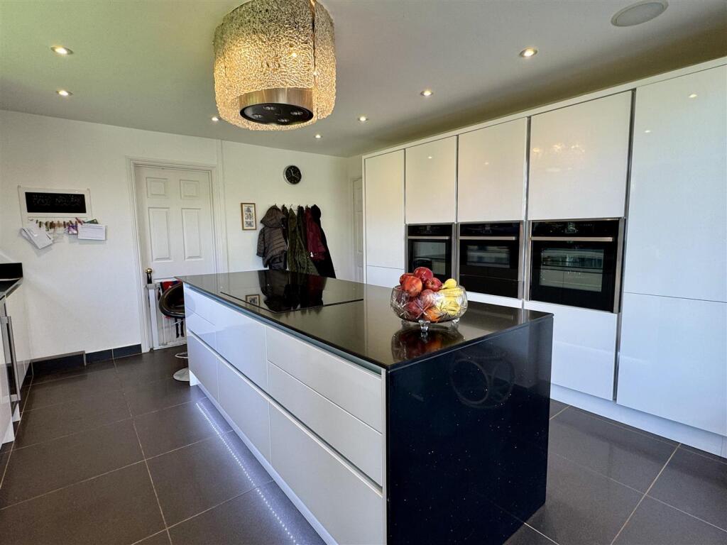 House in Pwllmeyric, Mathern - View 5