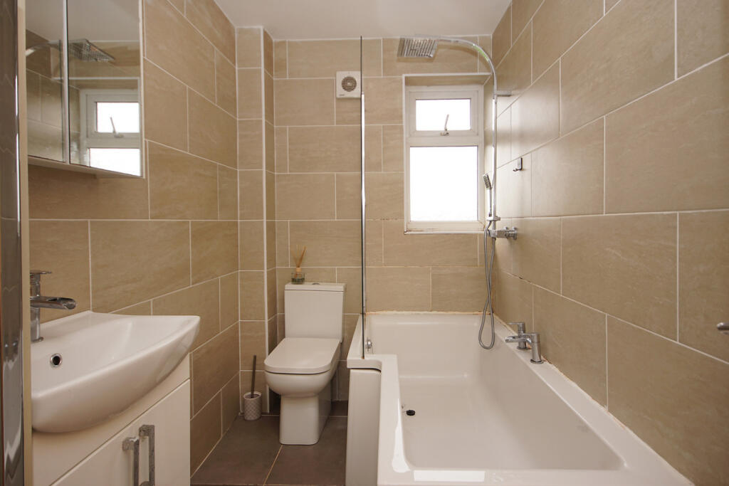 Bays Hill, Gloucestershire, GL13 - More