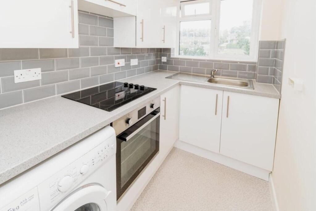 Sedgwick Road, Bishopstoke, Eastleigh photo 2