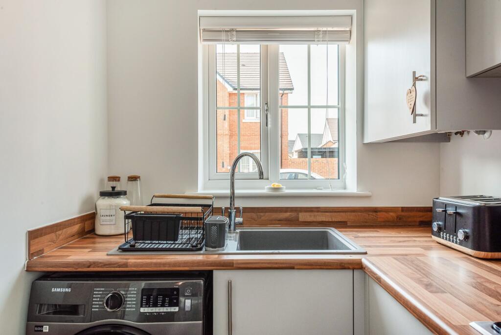 House in Portsmouth - More