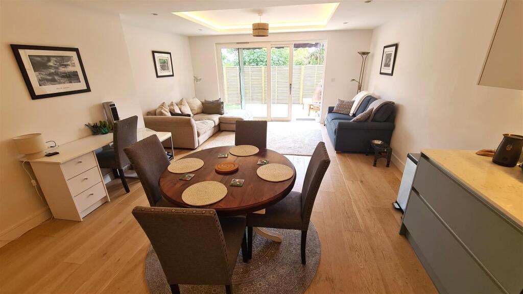 Apartment in London - More