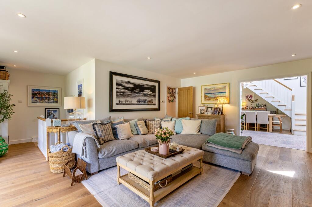 House in Guildford - View 5