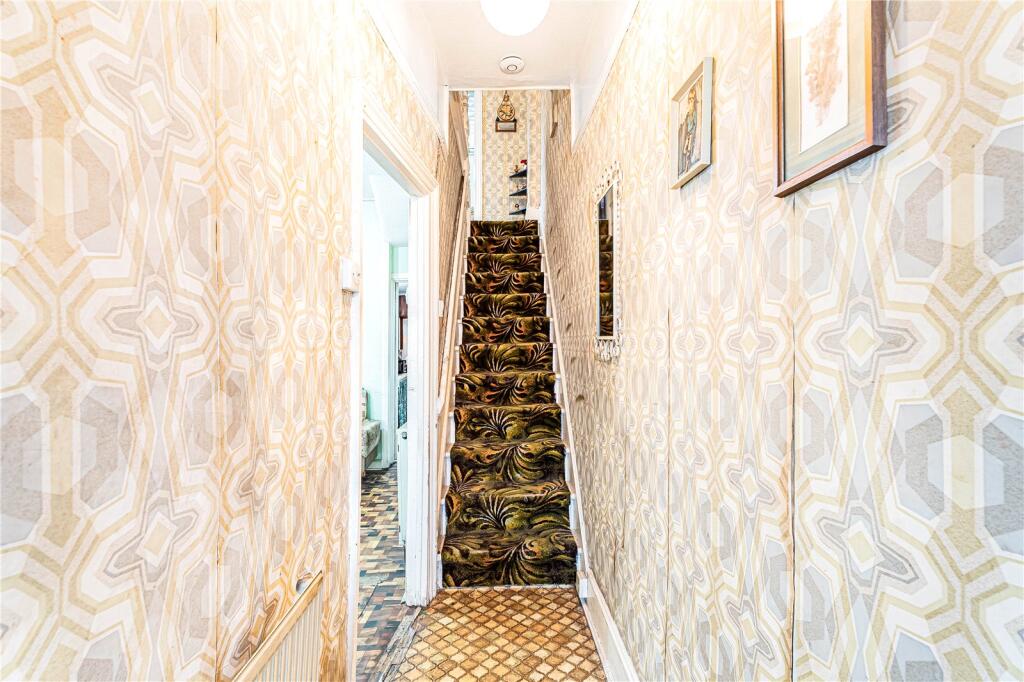 House in London - View 2