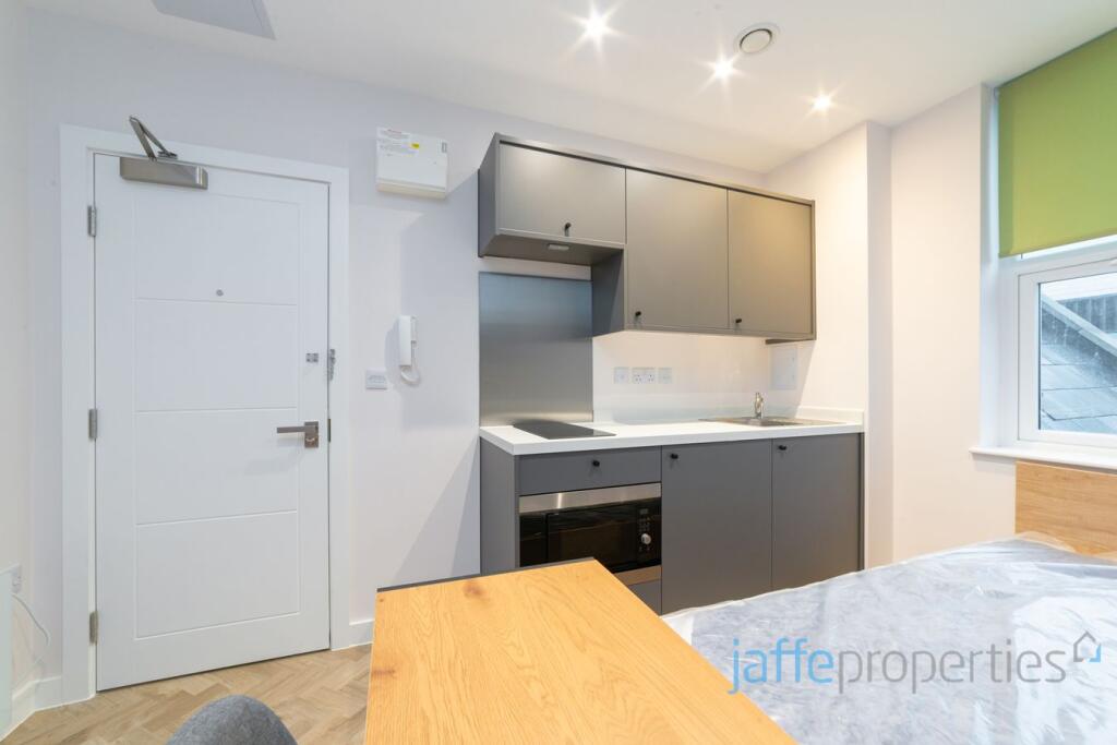Apartment in London, West Kensington - View 3