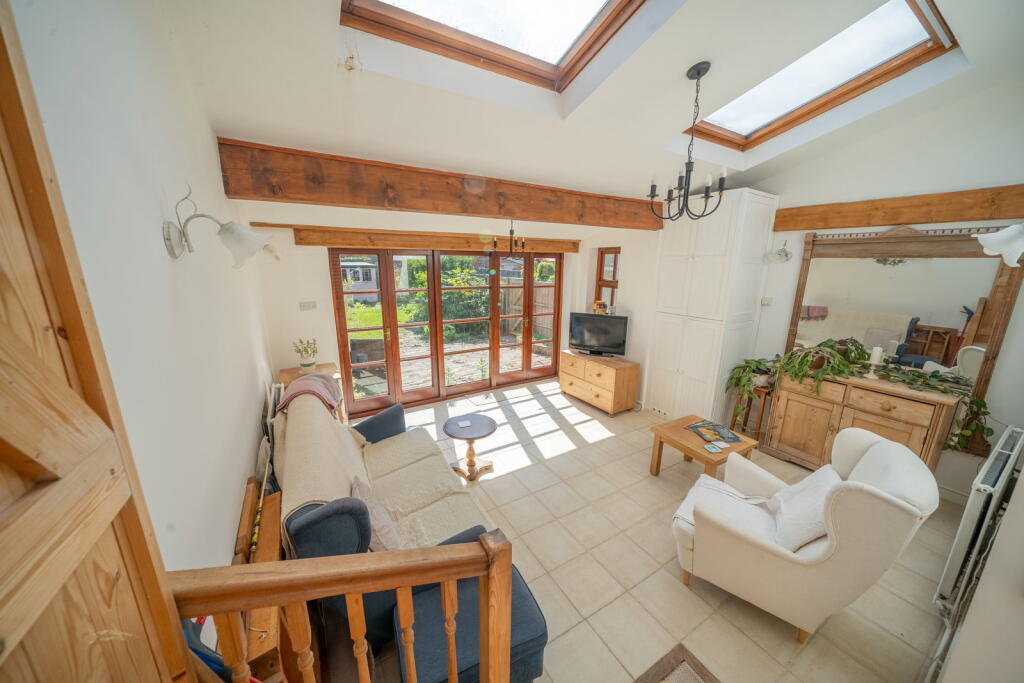 House in Hereford, Herefordshire - View 2