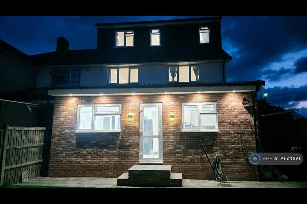Main image of property: Maple Grove, London, NW9
