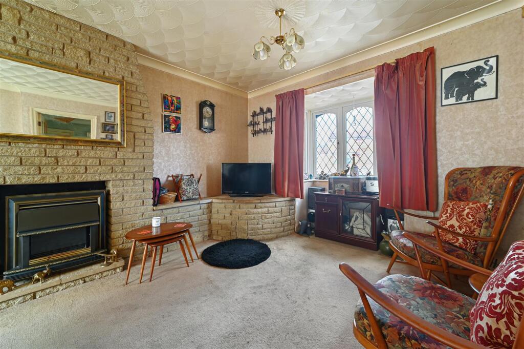 Longridge, Colchester photo 3