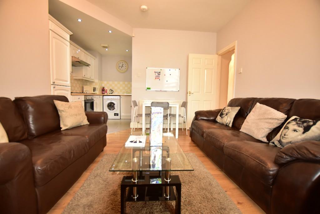 3 bedroom flat for rent