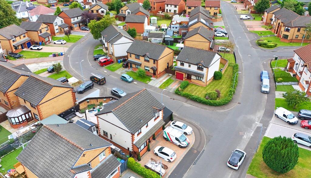 Main image of property: Bishopsgate Gardens, Glasgow, G21