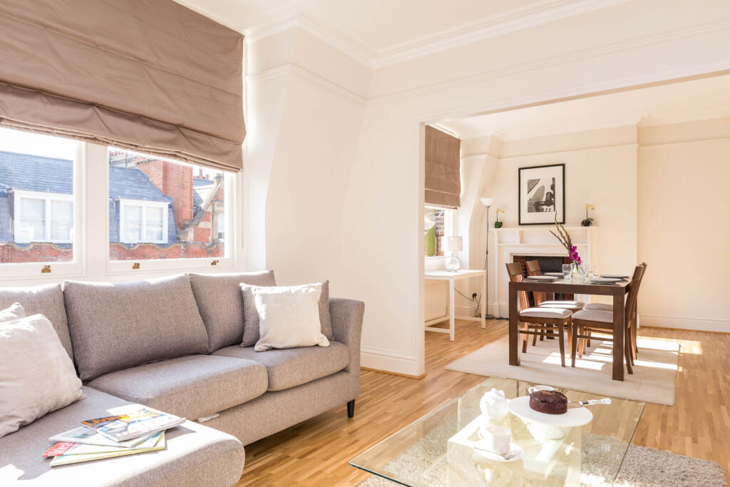 Main image of property: Clarence Gate Gardens, Glentworth Street, London, NW1