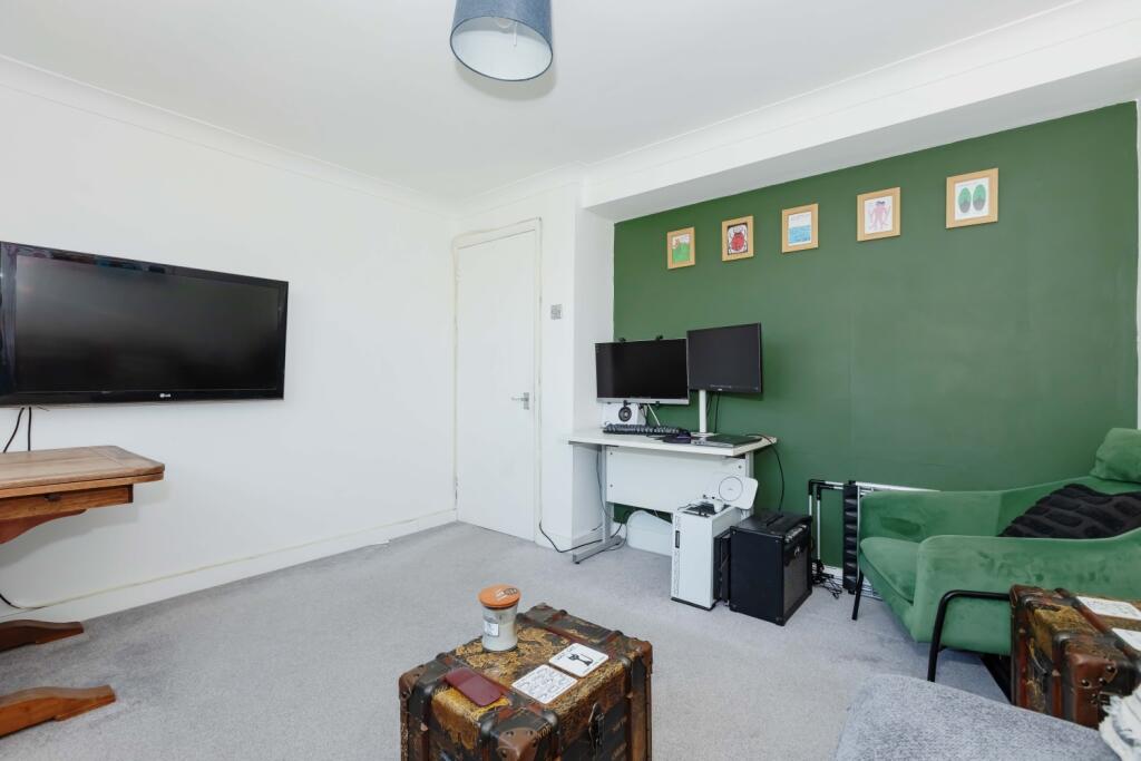Broadwater Road, Worthing, BN14 photo 3