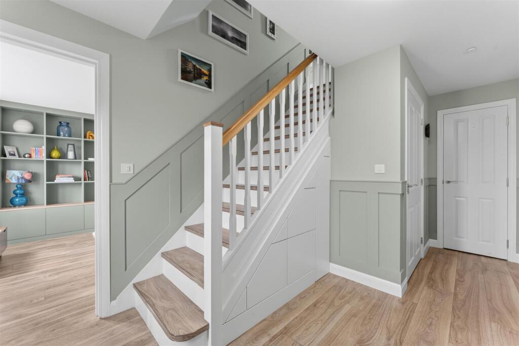 House in Northampton, Wellingborough - View 5