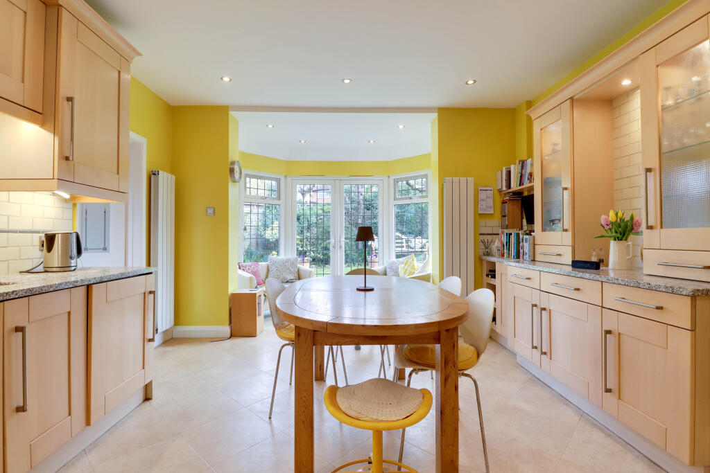 Additional image 5 of Meadow Walk, Harpenden, AL5