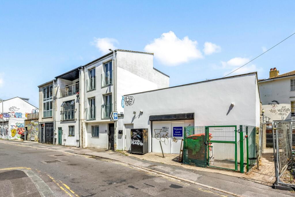 London Road, 37-004.JPG