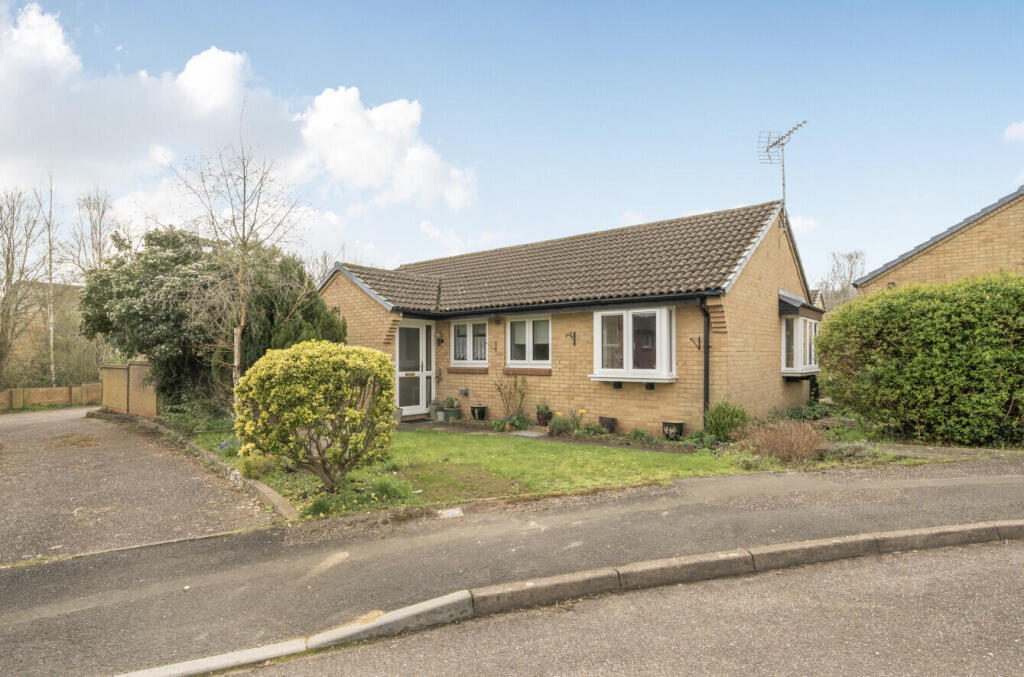 3-bed detached on Allington Close, Taunton, £325,000