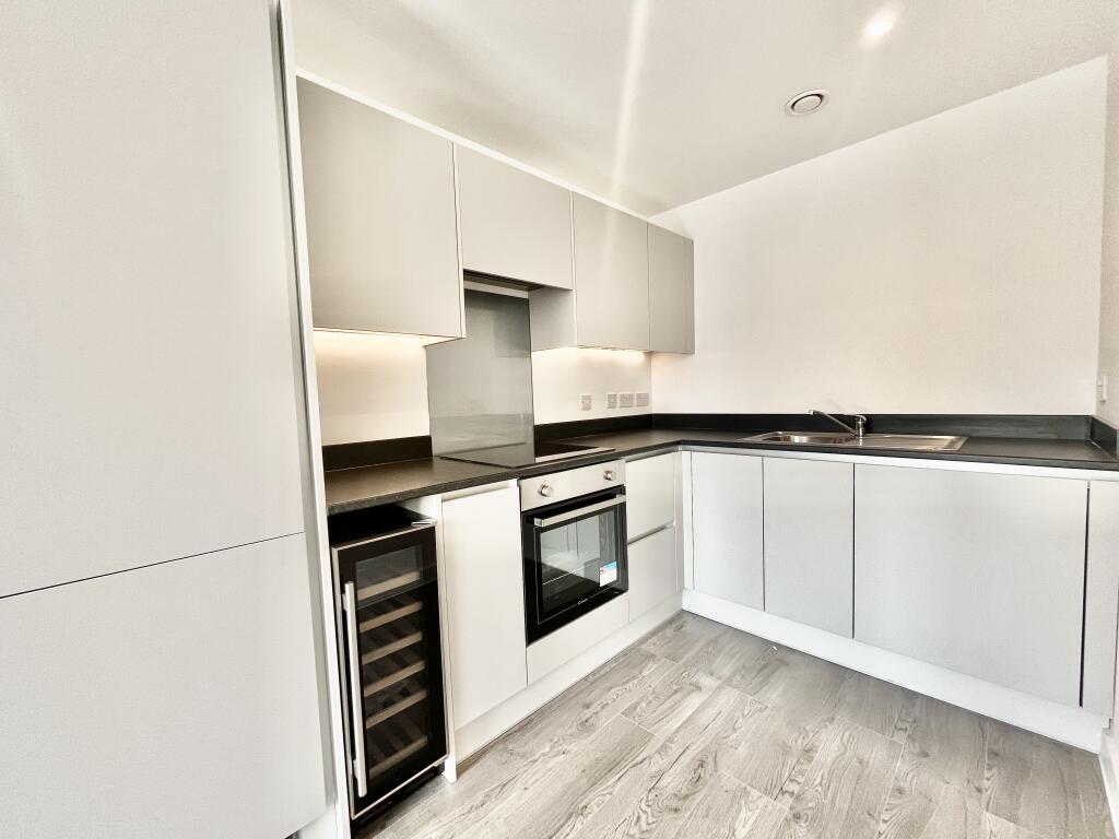 Apartment in Leeds, Hyde Park - View 3