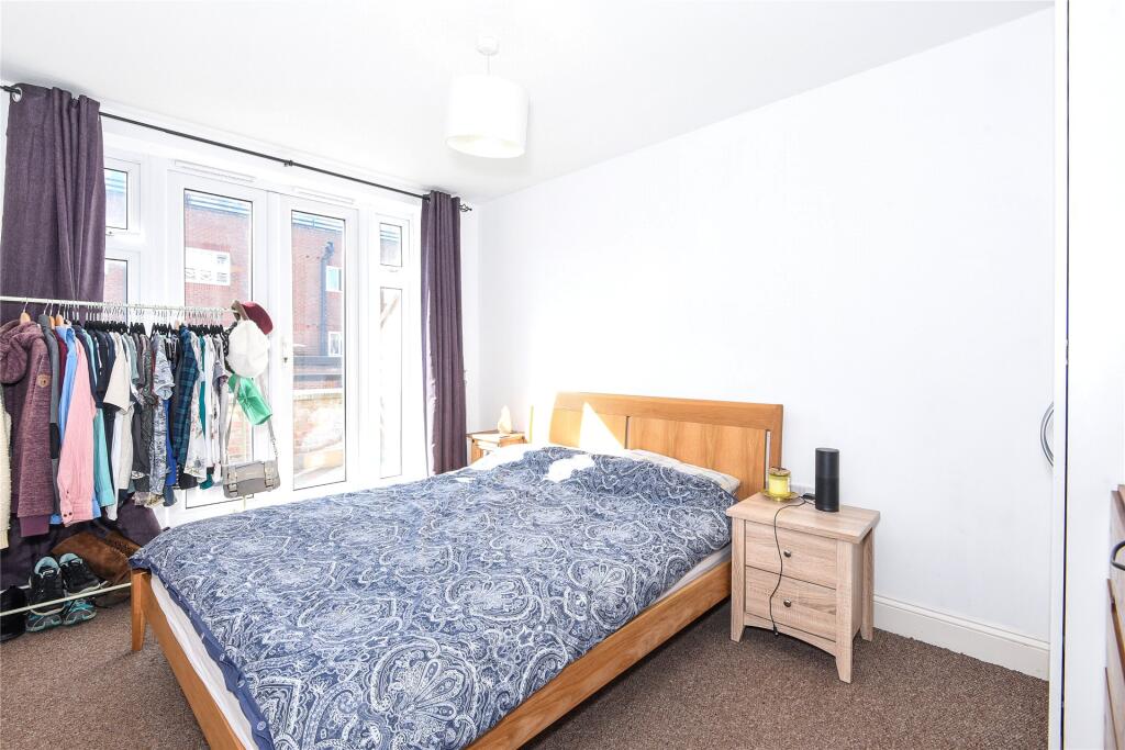 Apartment in Reading - View 5