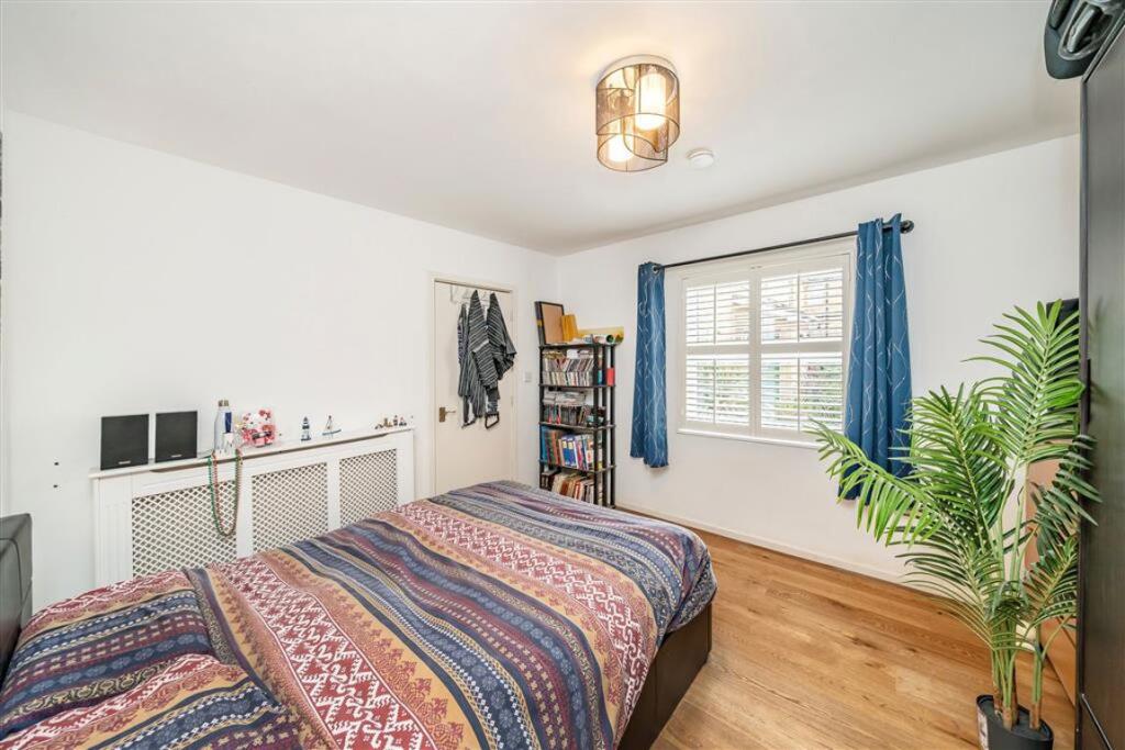 Apartment in London - View 5