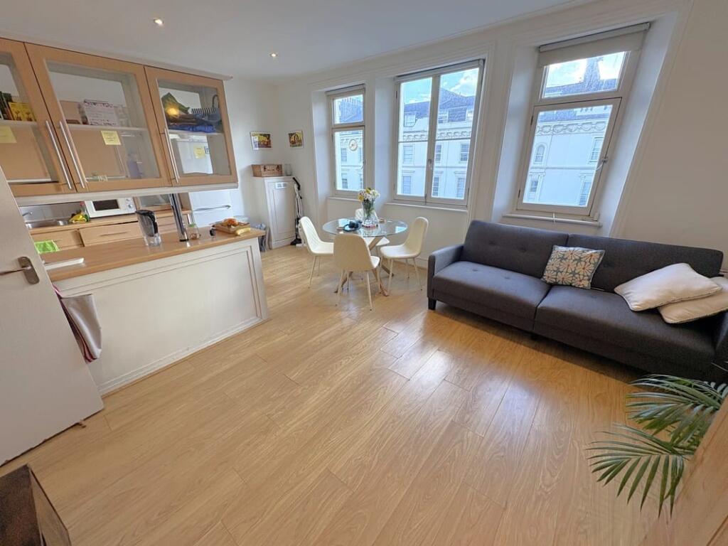 Apartment in London, Pimlico - View 2