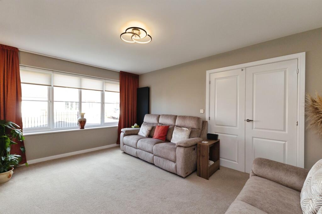 House in Stockton-on-Tees, Hartwell - View 3