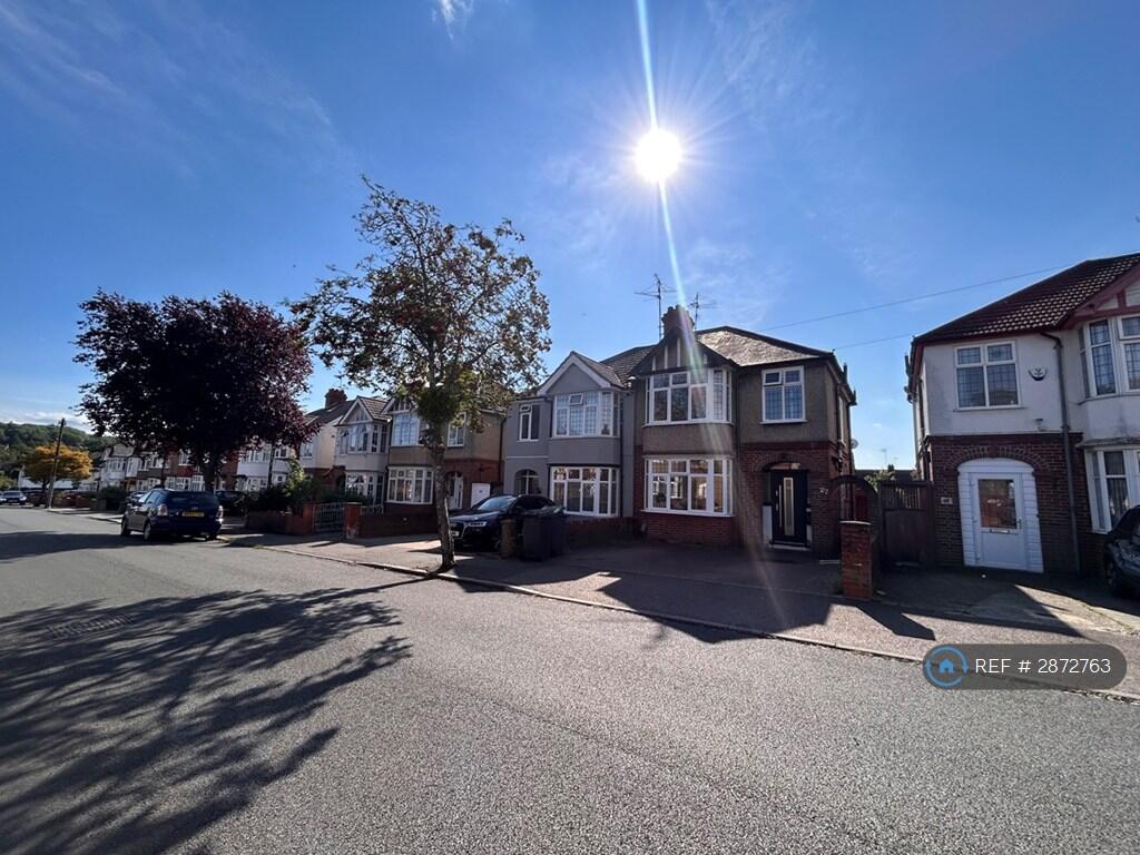 Main image of property: Cranleigh Gardens, Luton, LU3