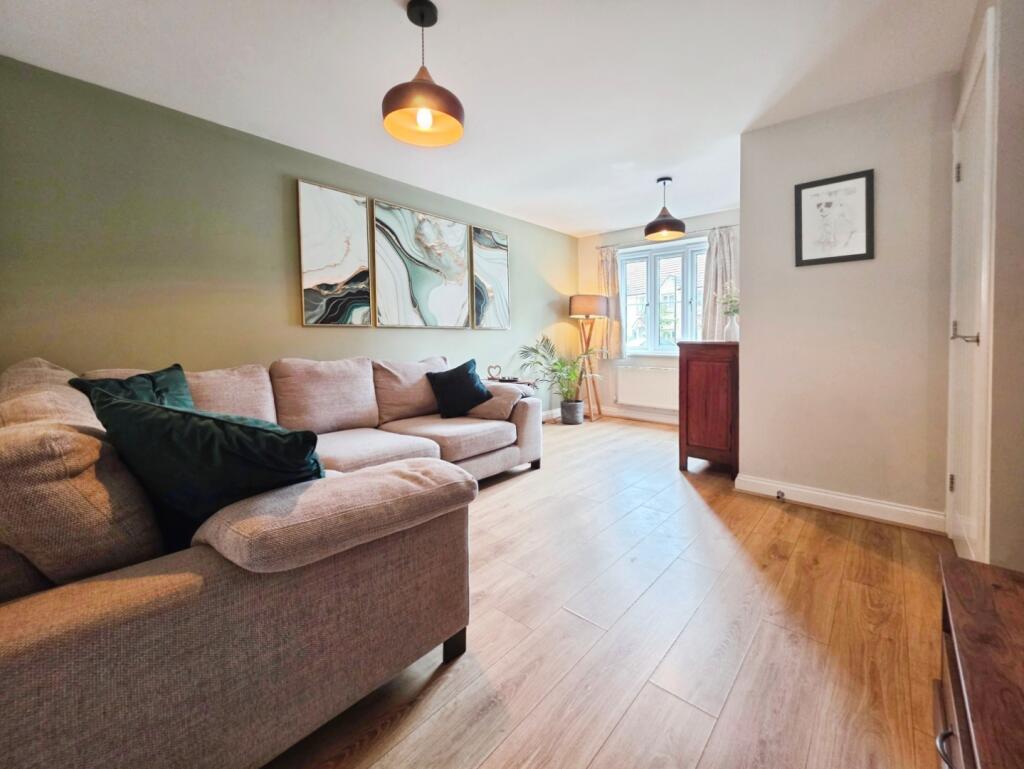 House in Gloucester - View 2