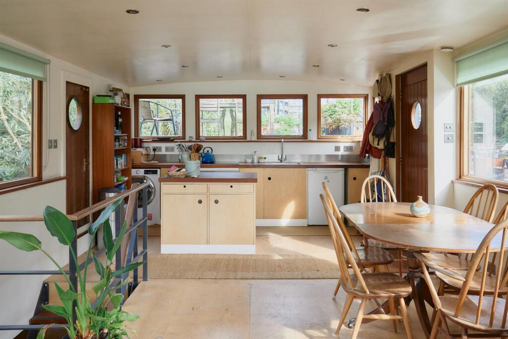 House in Twickenham - View 2
