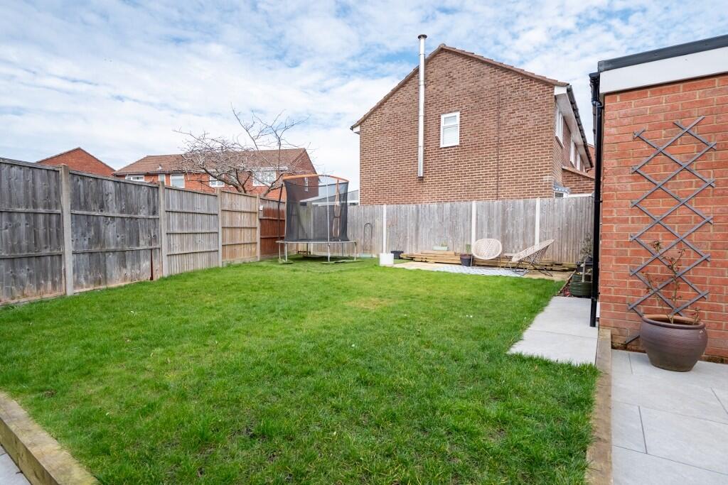 Fair Isle Close, Stubbington photo 4