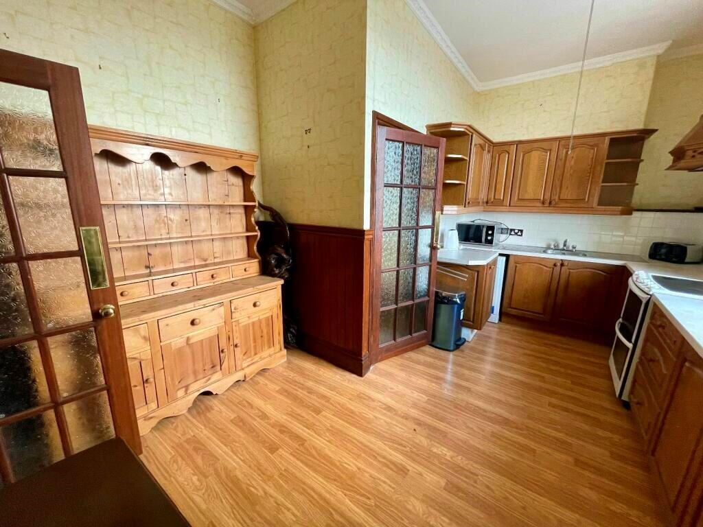 Flat, 4 St. Davids Court, Barmouth, Gwynedd, LL42 1AF photo 4