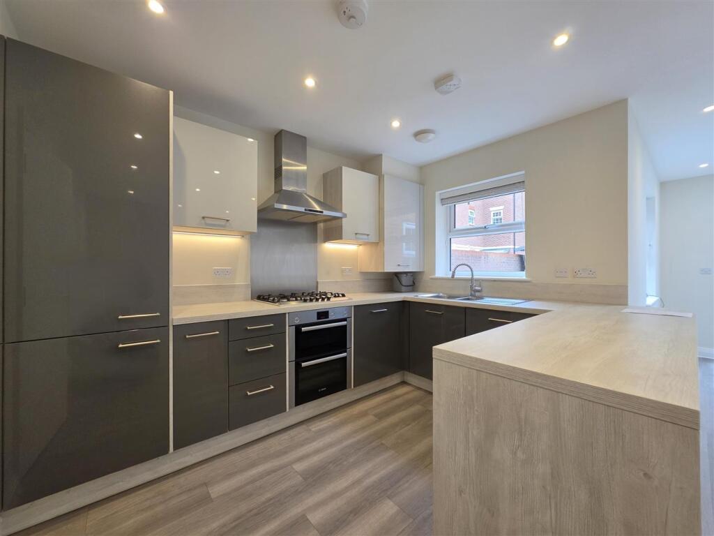 House in Guildford - View 3