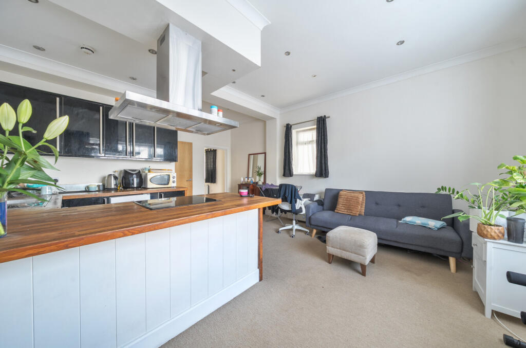 Apartment in Brighton - View 2