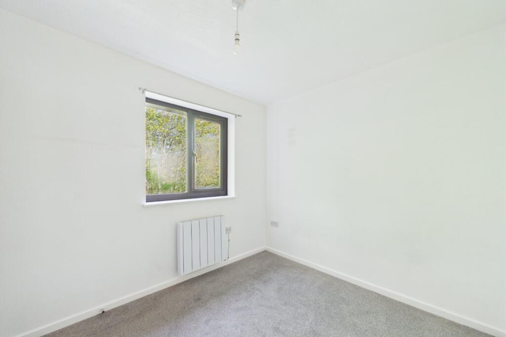 House in Reading, Warfield - More