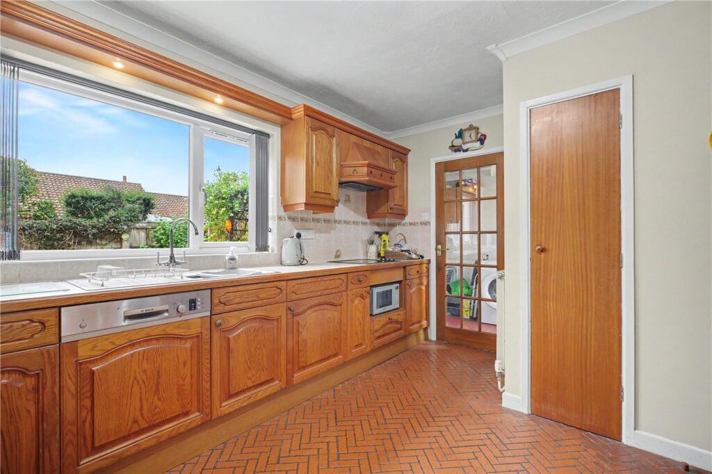 House in South Norfolk, Poringland - More