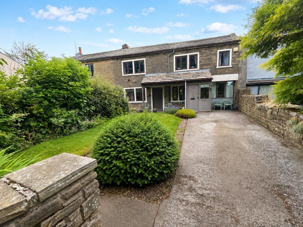 3-bed house on Hill Top Road, Bradford, £260,000