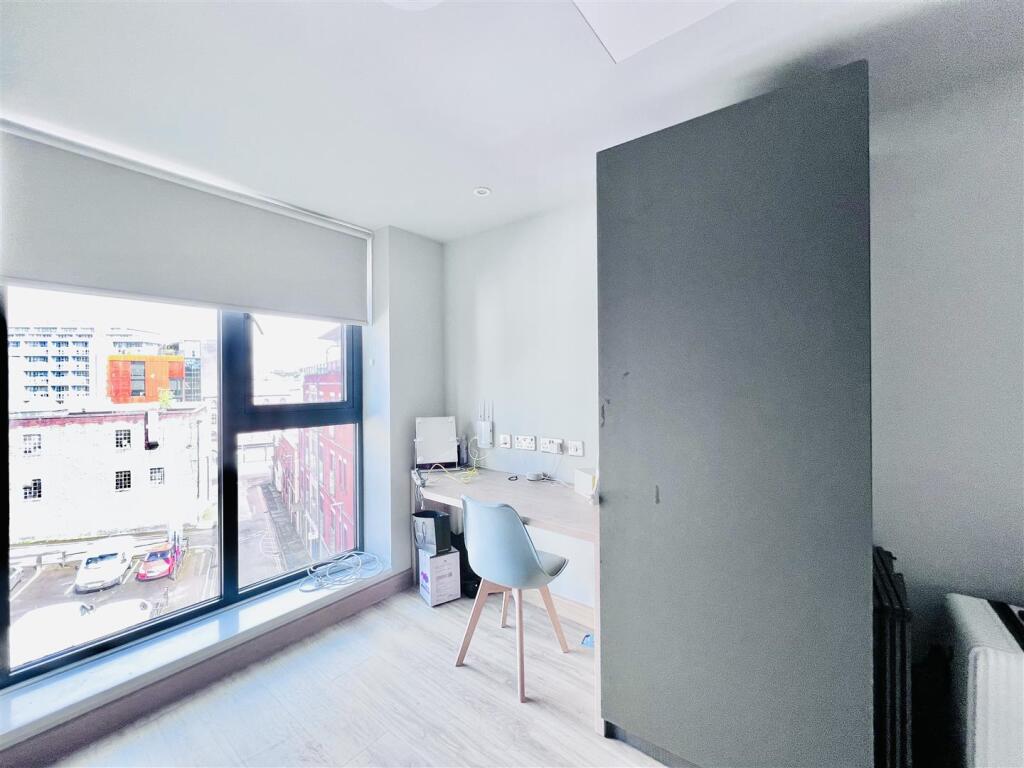 Apartment in Nottingham, Nottinghamshire - View 4