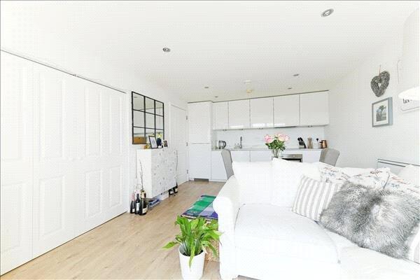 Cork House, London, SW19 photo 3