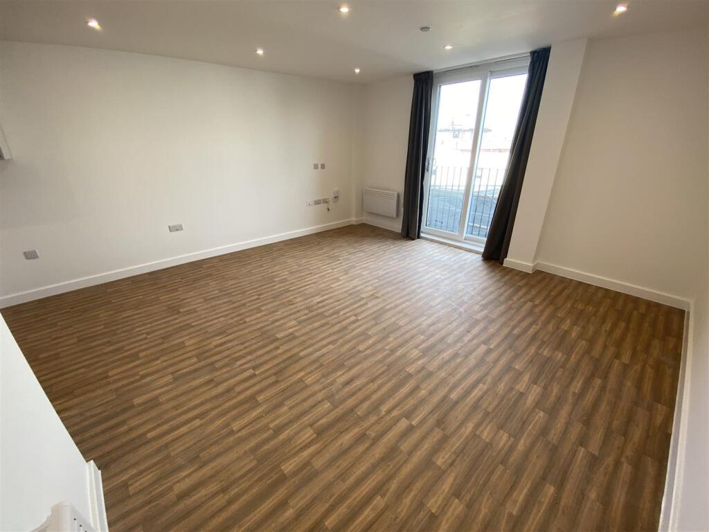 Apartment in Leicester - View 4