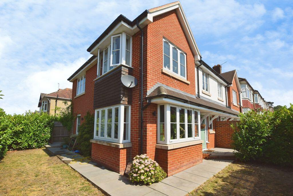 3-bed semi-detached on Roman Road, Salisbury           ***VIDEO TOUR***, £435,000