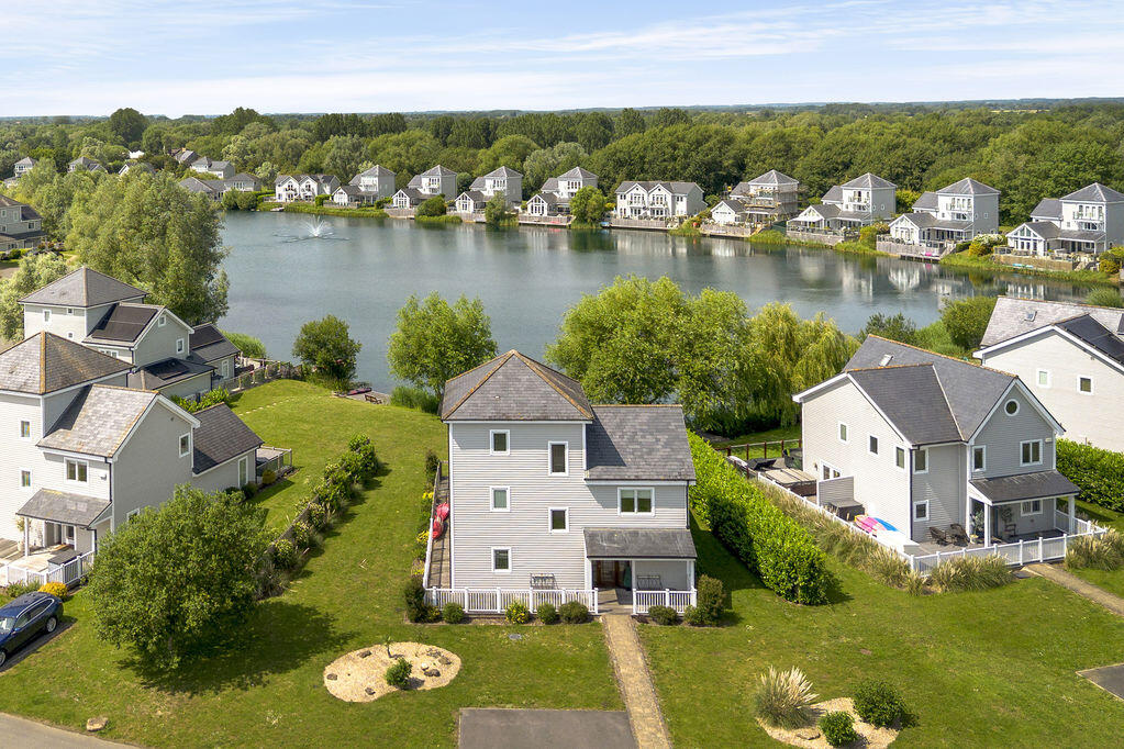 Main image of property: 22 Summer Lake, South Cerney, Cirencester, GL7 5LW